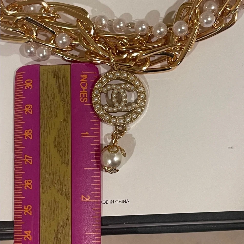 Chanel Gold and Pearl pendant Necklace Choker - Picture 9 of 12